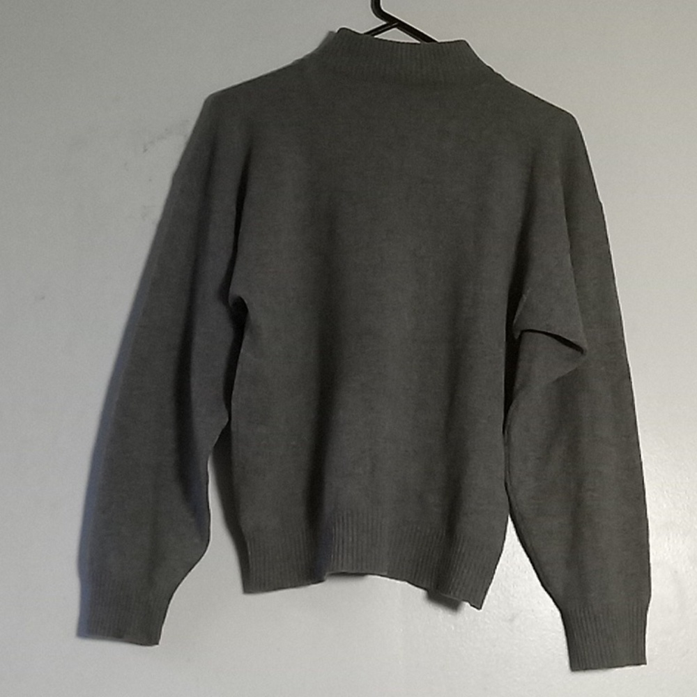 Women's light gray cashmere mock turtleneck size large casual corner signature
